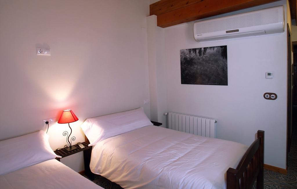 Casa Rural La Plaza Hotell Montanejos Rum bild